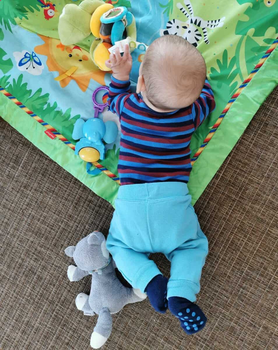 18 Wochen Baby Update Spielbogen Spieluhr Mamablog Puddingklecks